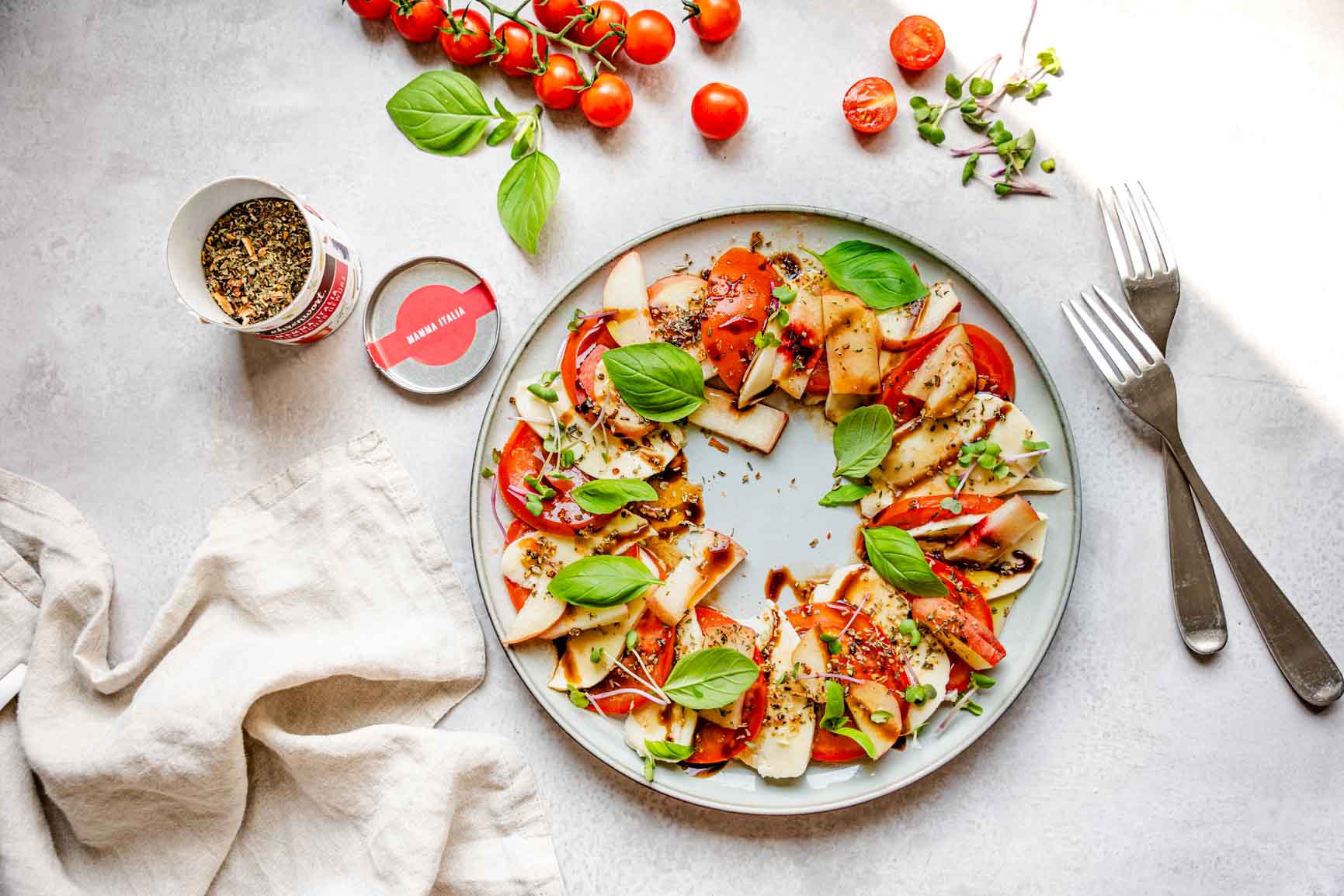 Sommerlicher Italienischer Caprese Salat